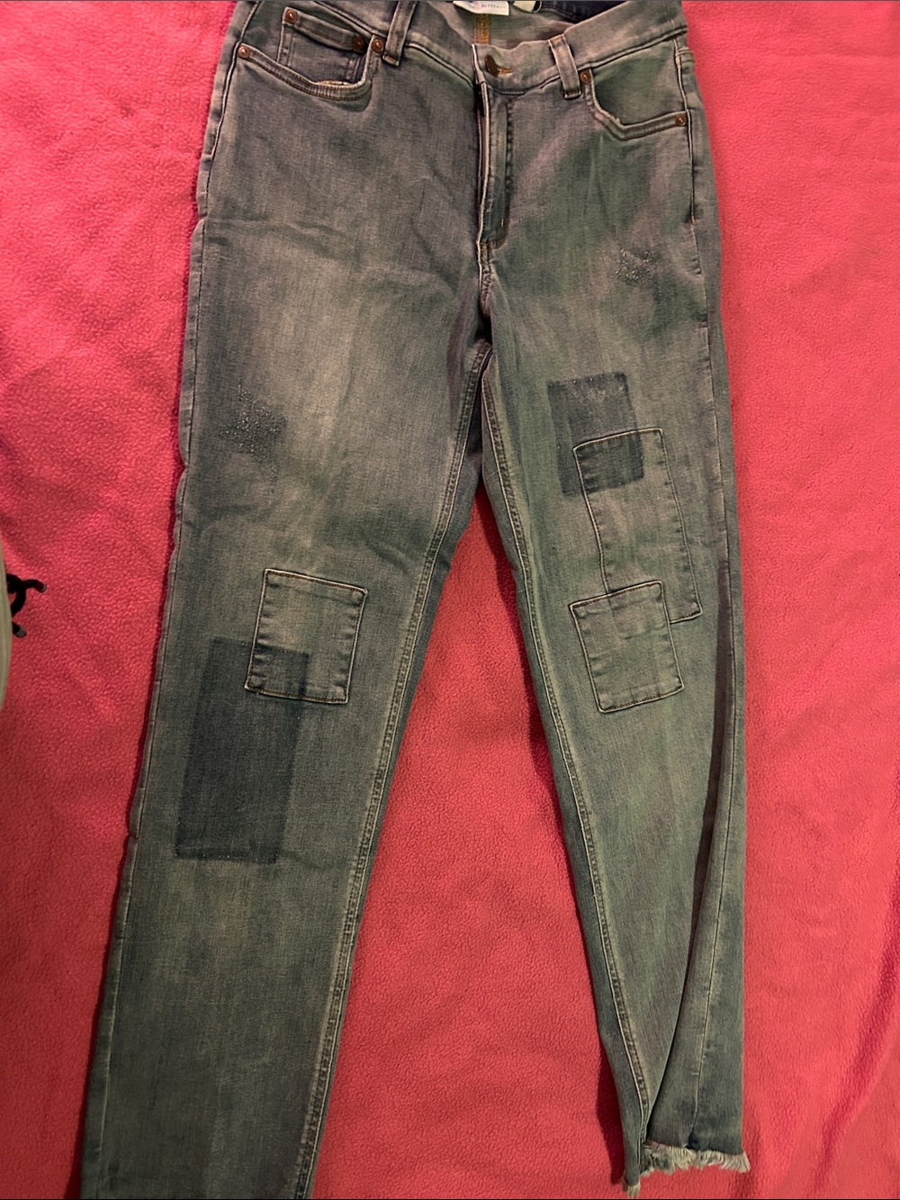 Men's Patch-Detail Slim Jeans in Washed Blue